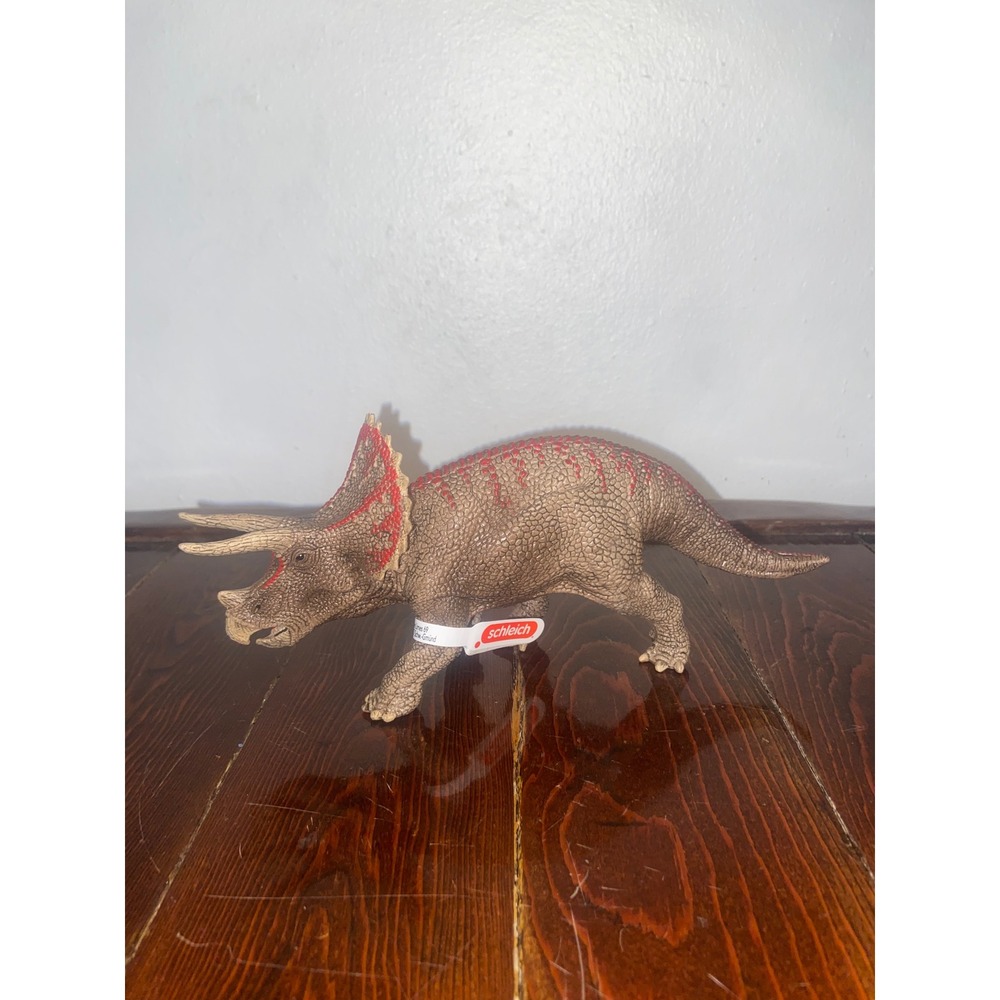 Schleich Triceratops Dinosaur Collectible Figure Brown Red Prehistoric Toy NWT